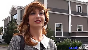 Une Amatrice Rousse Sexy Se Fait Baiser À L'Heure Du Déjeuner [Vidéo Complète] En Public