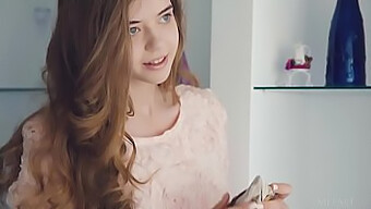 La Actuación En Solitario De Kay J En El Video De Metart