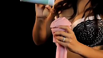 สํารวจความสุขกับ Fleshlight ของ Daisy Marie: ร้านของเล่นเพศอินเดีย