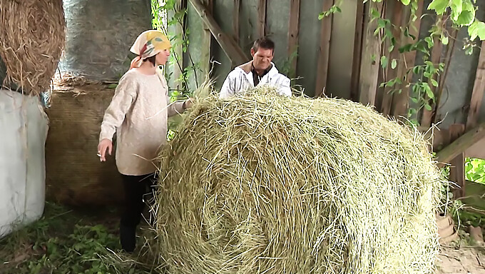 Agricoltori Tedeschi Si Concedono Piaceri Orali Kinky Nella Stalla