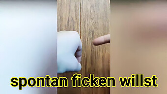 Oma Cashmere Nimmt Es Mit Zwei Großen Schwänzen In Einer Wilden Analfick-Session Auf