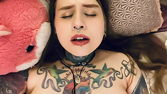 Seks Hardcore: Wanita Gemuk Cantik Amatur Menikmati Keseronokan Anal Dan Oral