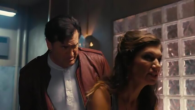 Encontro Quente De Halloween De Jennifer Freed Com Ash De Evil Dead