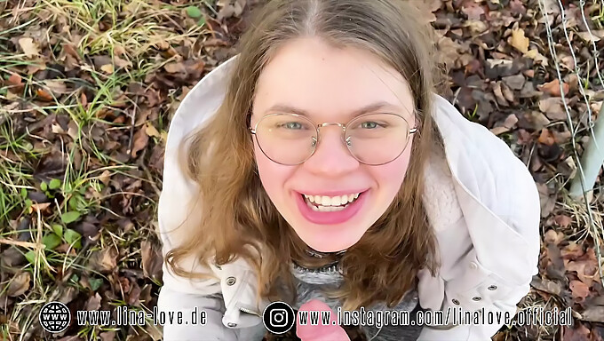 Outdoor Begegnung Mit Deutschem Teen Beim Ersten Blowjob