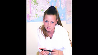 Teen Jenny Brit V Uniforme, 2001: Voyeuristický Zážitok