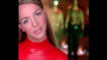 La Actuación Tentadora De Britney En El Video Musical