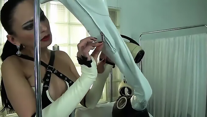 Breathplay Và Bdsm: Sự Thống Trị Di Động Của Femdom Đức